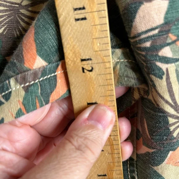 Sundance Women’s Size 10 Lagoon Linen Blend Tropical Camo Cargo Pants  3889 - Picture 9 of 11